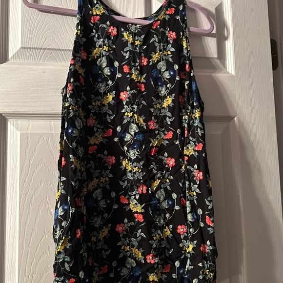 Floral Tank 🩷 - Picture 2 of 5